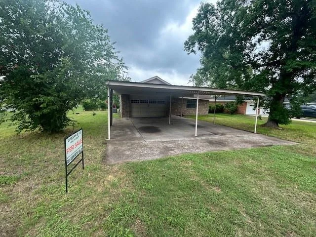 Unit for sale at 340 N West Street, Yorktown, TX 78164