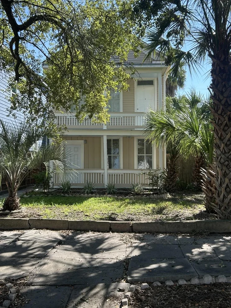 Unit for sale at 3211 Ave N, Galveston, TX 77550