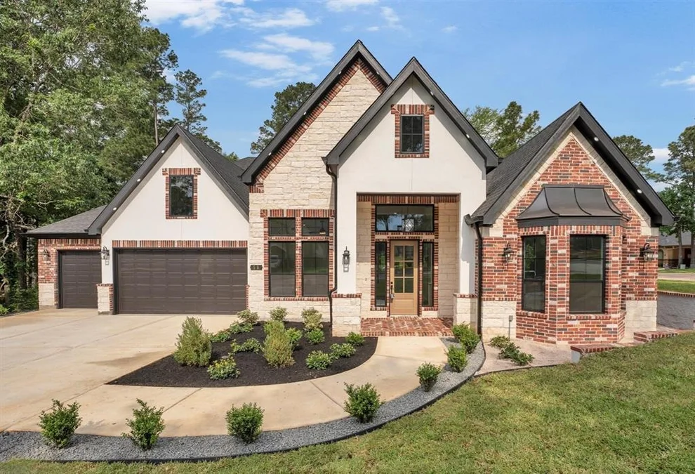 Unit for sale at 58 Bentwood, Montgomery, TX 77356