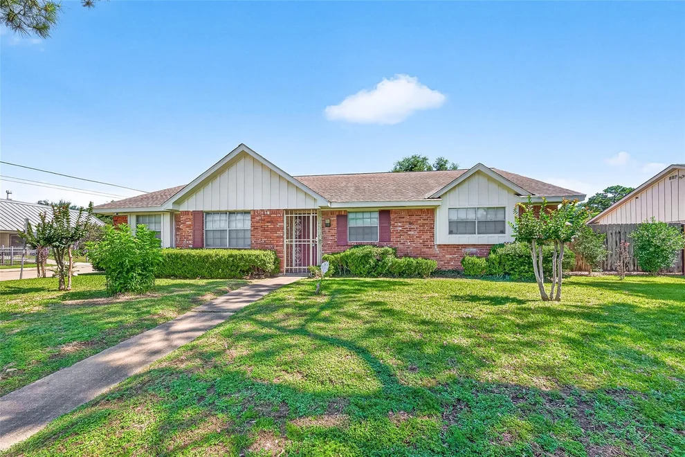 Unit for sale at 8022 Stroud Dr, Houston, TX 77036