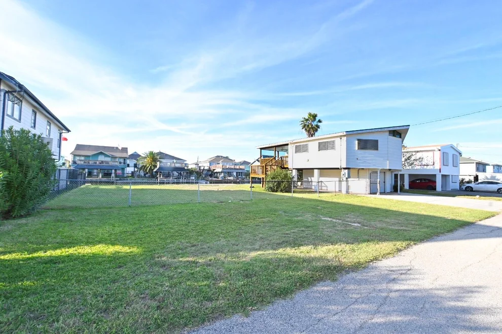 Unit for sale at 191 Barracuda, Bayou Vista, TX 77563