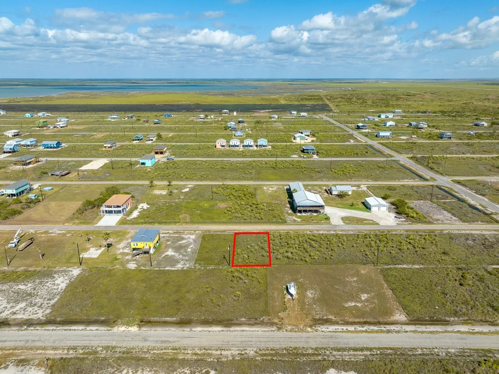 Unit for sale at 528 W Rustic Oak Lane, Rockport, TX 78382