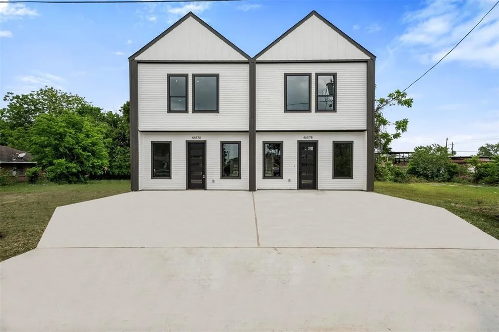 Unit for sale at 4657 Phlox Street, Houston, TX 77051