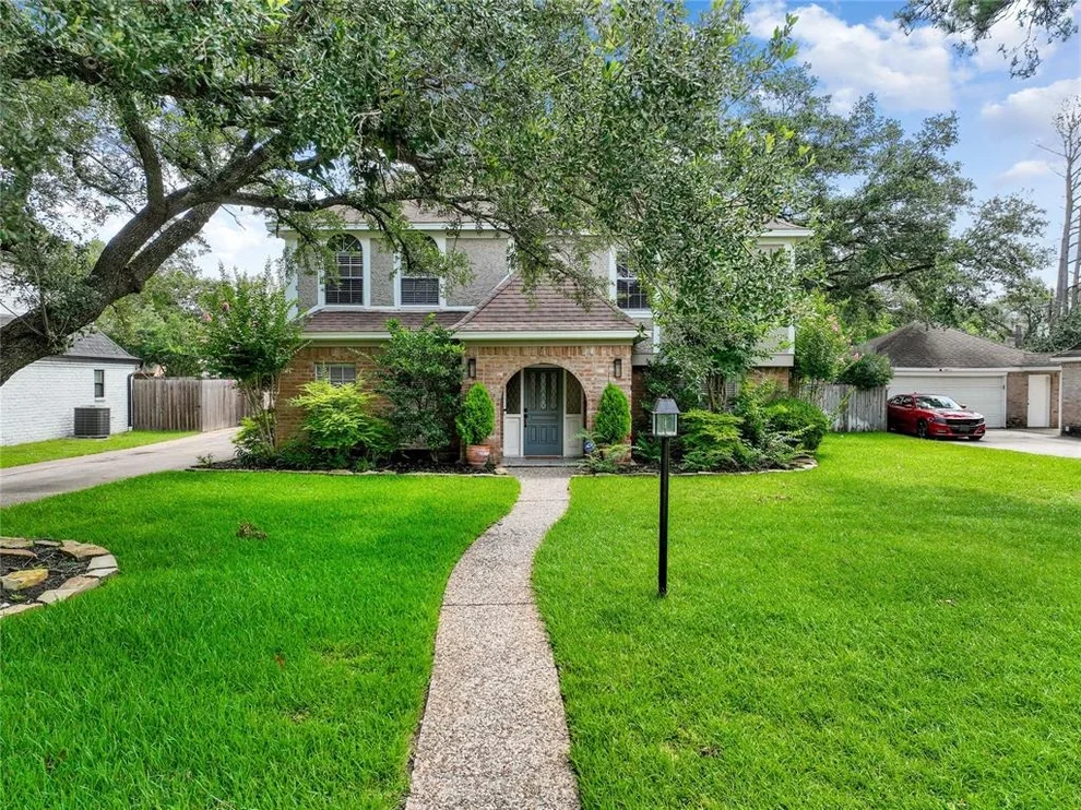 Unit for sale at 15514 Pebble Bend Drive, Houston, TX 77068