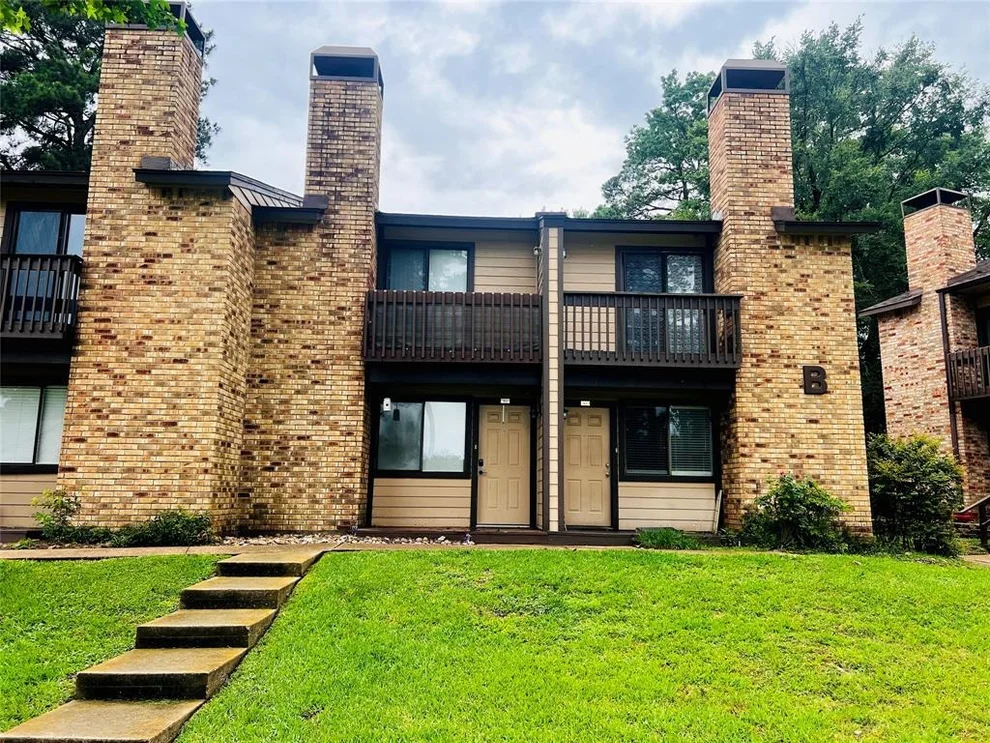 Unit for sale at 2521 Crosstimbers Street, Huntsville, TX 77320