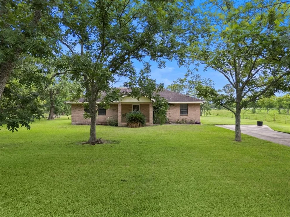 Unit for sale at 17311 Auction Barn Rd, Alvin, TX 77511