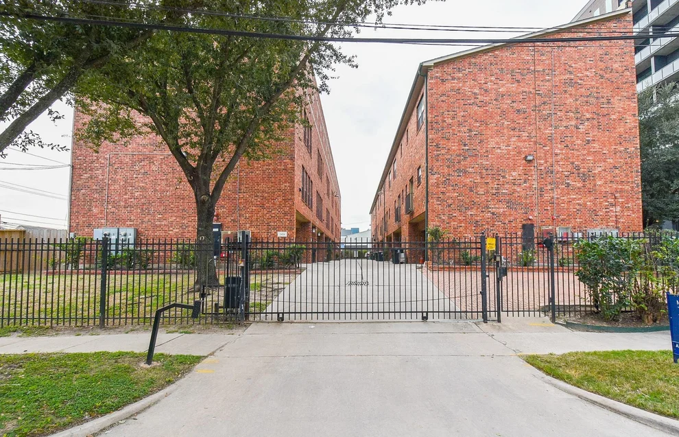 Unit for sale at 2422 Navigation Boulevard, Houston, TX 77003