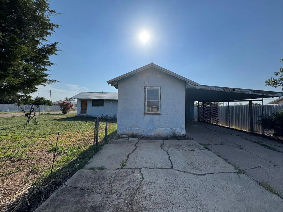 Unit for sale at 1709 E 2nd Street, Petersburg, TX 79250