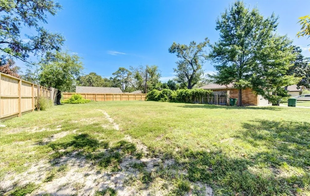 Unit for sale at 2210 Ansbury Drive, Houston, TX 77018