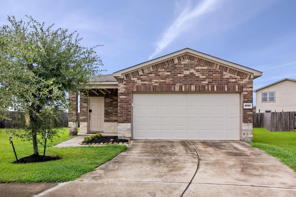 Unit for sale at 2503 Skyview Long Drive, Houston, TX 77047