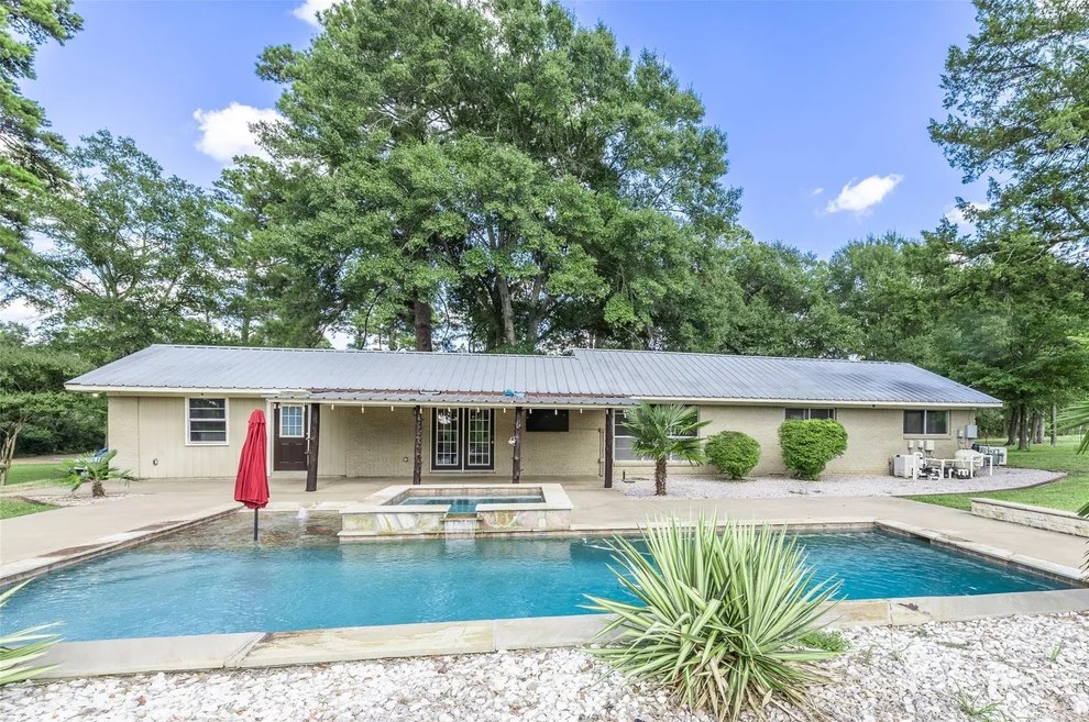 Unit for sale at 1977 County Road 813, Nacogdoches, TX 75964