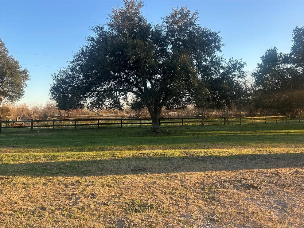 Unit for sale at 300 Fremont Lane, Brookshire, TX 77423