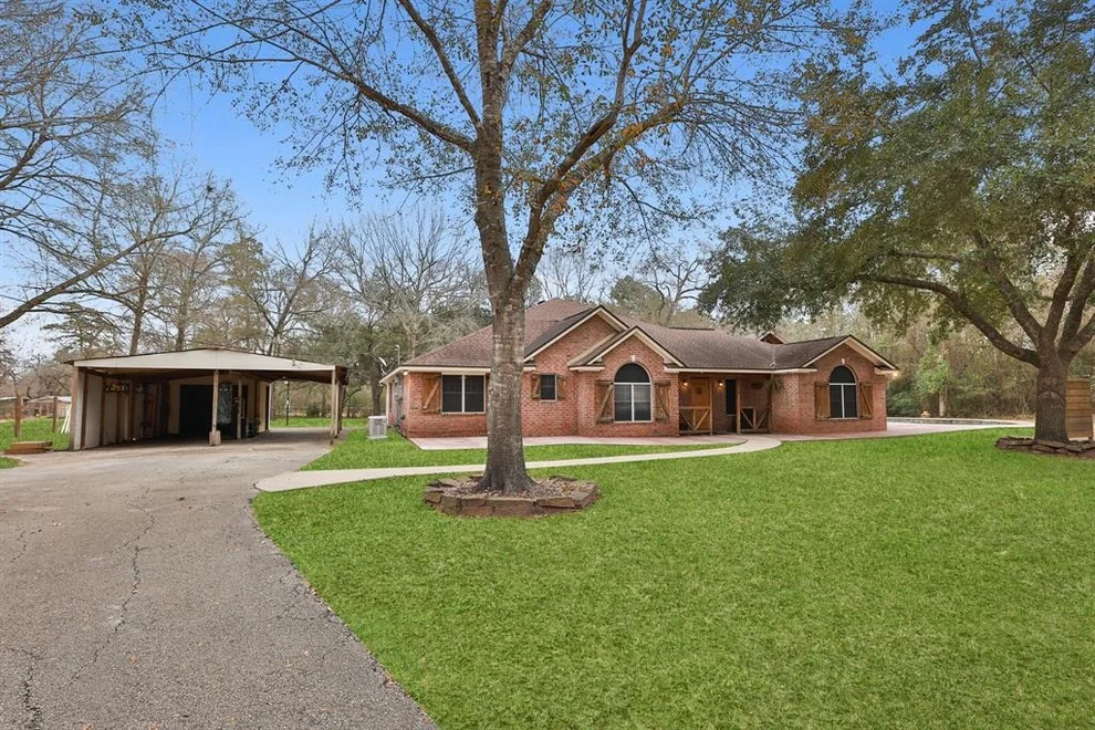 Unit for sale at 223 Pin Oak Lane, Magnolia, TX 77354