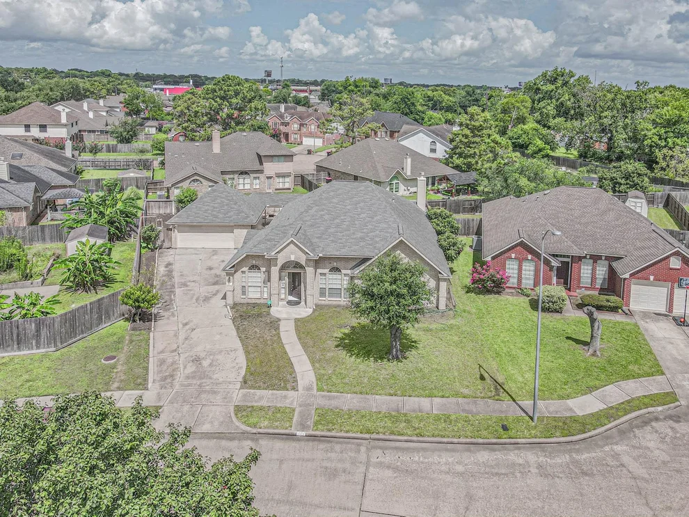 Unit for sale at 8714 Emerald Heights Court, Houston, TX 77083