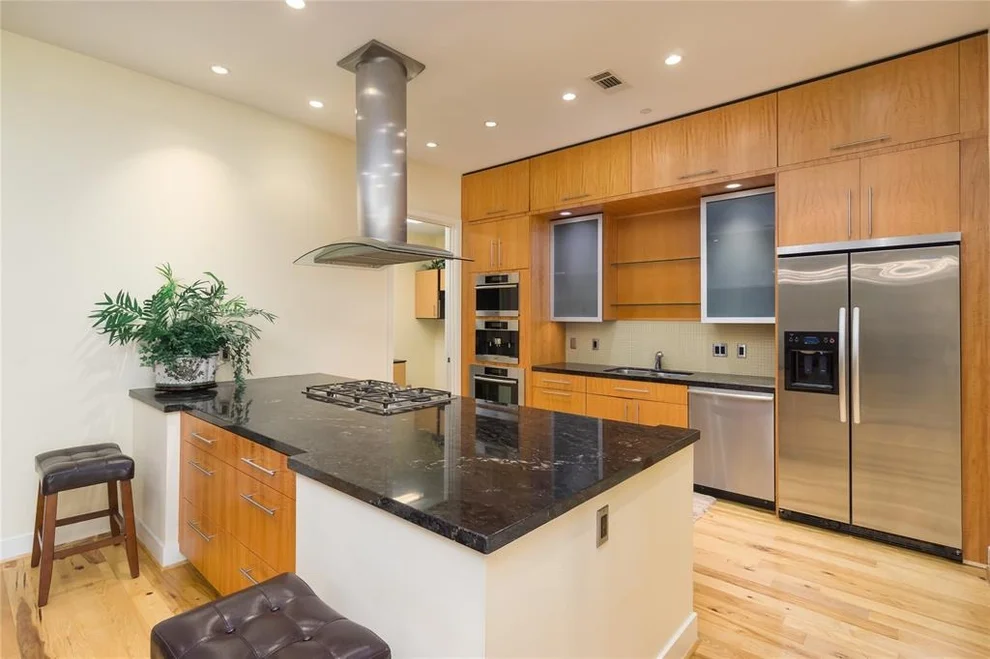 Unit for sale at 1600 Post Oak Boulevard, Houston, TX 77056