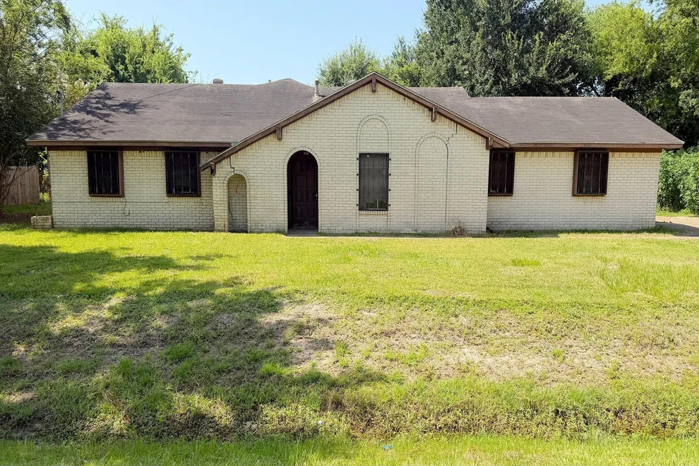Unit for sale at 550 E Melville Drive, Crosby, TX 77532