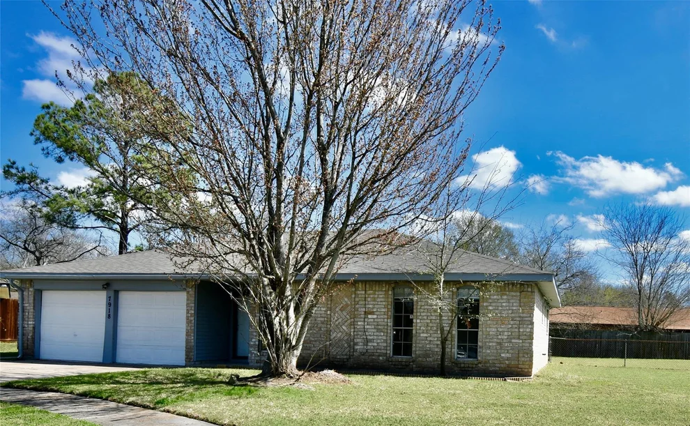 Unit for sale at 7918 Bunker Wood Lane, Houston, TX 77086