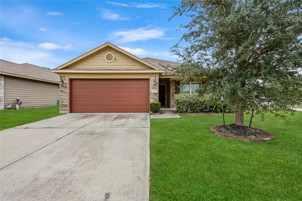 Unit for sale at 15202 Pecan Landing Drive, Houston, TX 77090