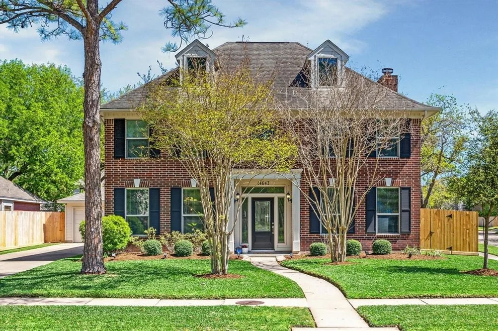 Unit for sale at 14643 Redwood Bend Trail, Houston, TX 77062