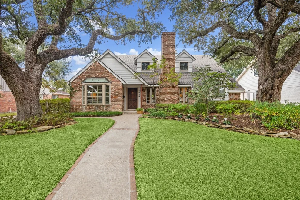 Unit for sale at 7714 Skyline Drive, Houston, TX 77063