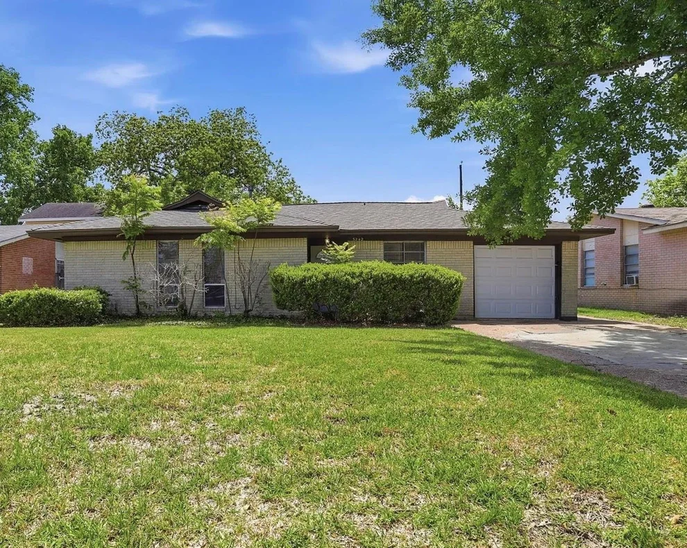 Unit for sale at 5242 Grace Point Lane, Houston, TX 77048