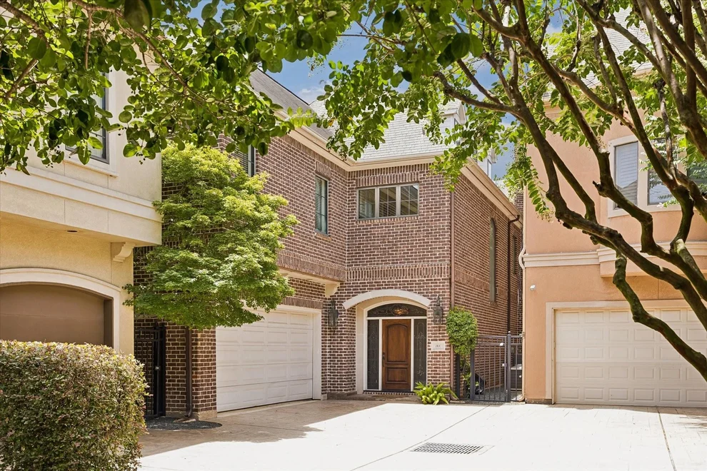 Unit for sale at 28 Hackberry Lane, Houston, TX 77027