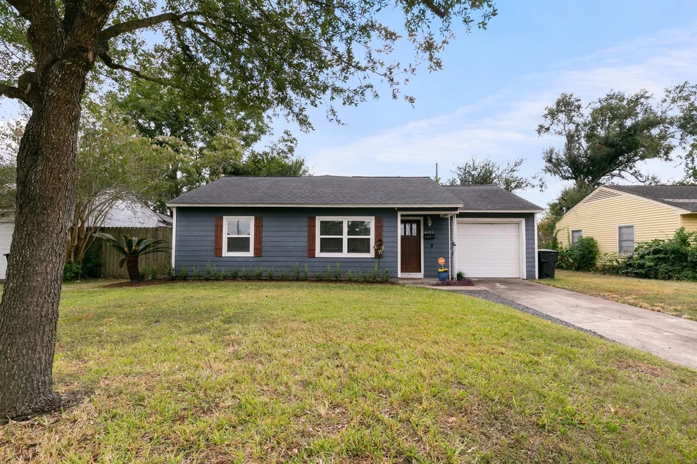 Unit for sale at 6915 Jalna Street, Houston, TX 77055
