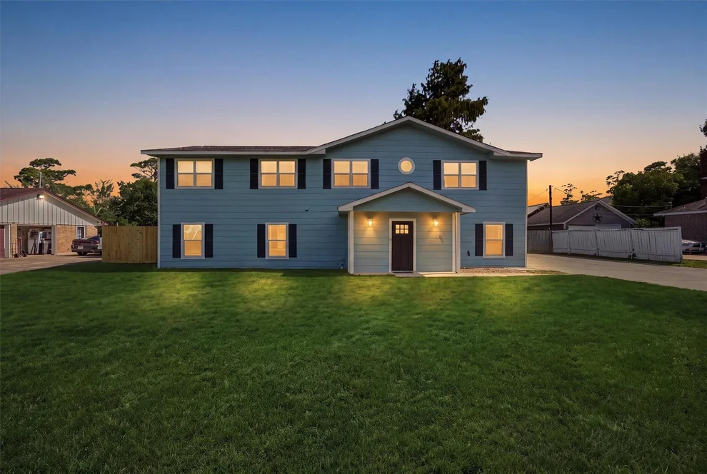 Unit for sale at 625 Shadylawn Street, Shoreacres, TX 77571
