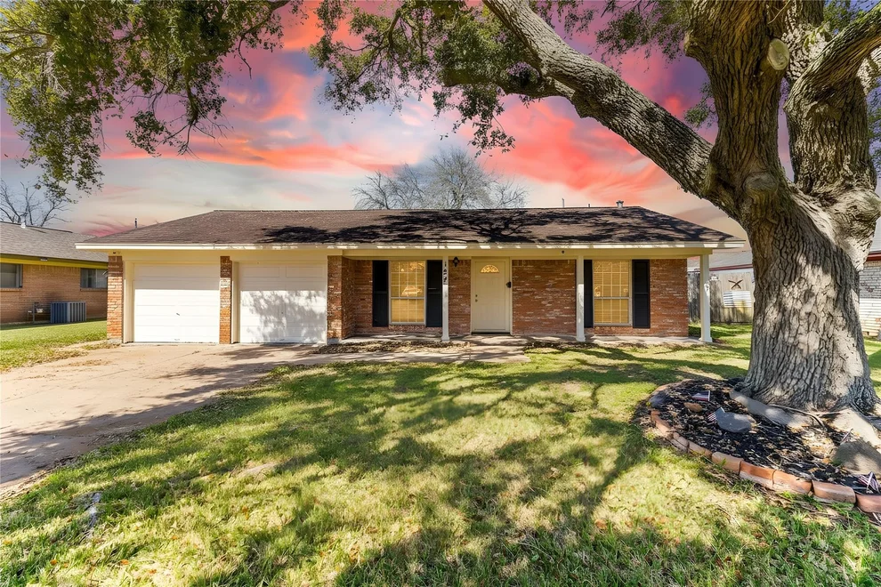 Unit for sale at 127 Talisman Street, Lake Jackson, TX 77566