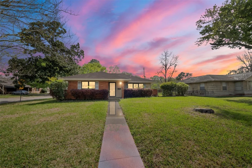 Unit for sale at 5801 Jason Street, Houston, TX 77074