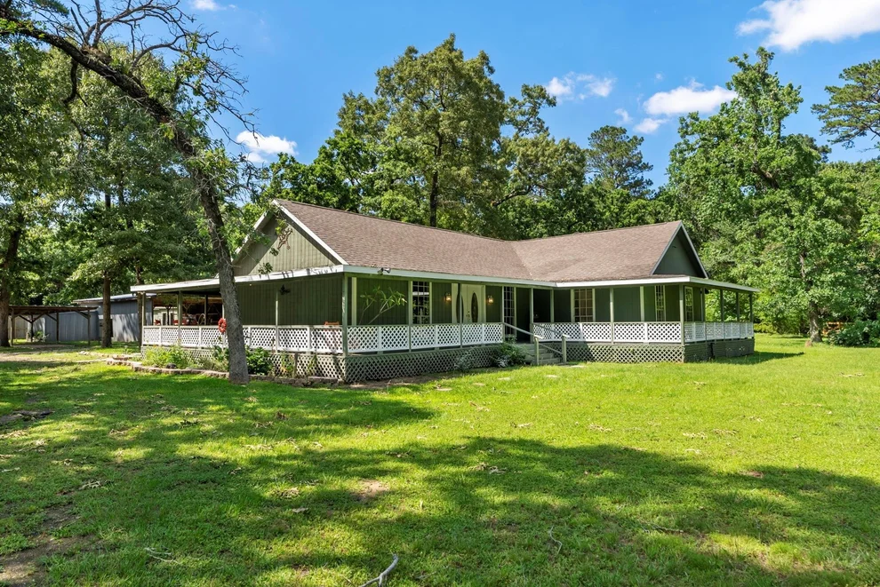 Unit for sale at 41 Hall Drive N, Montgomery, TX 77316