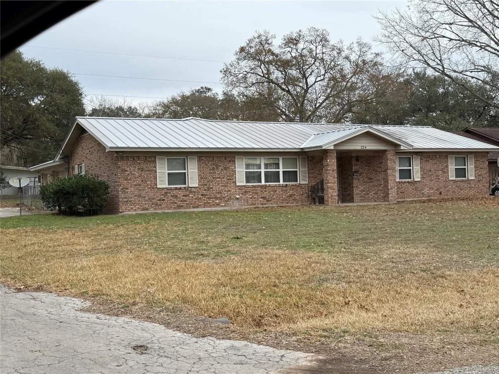 Unit for sale at 224 Tait Street, Columbus, TX 78934