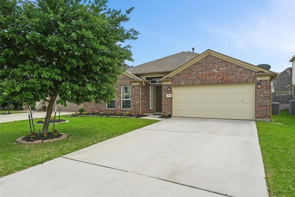 Unit for sale at 10127 N Whimbrel Circle, Conroe, TX 77385
