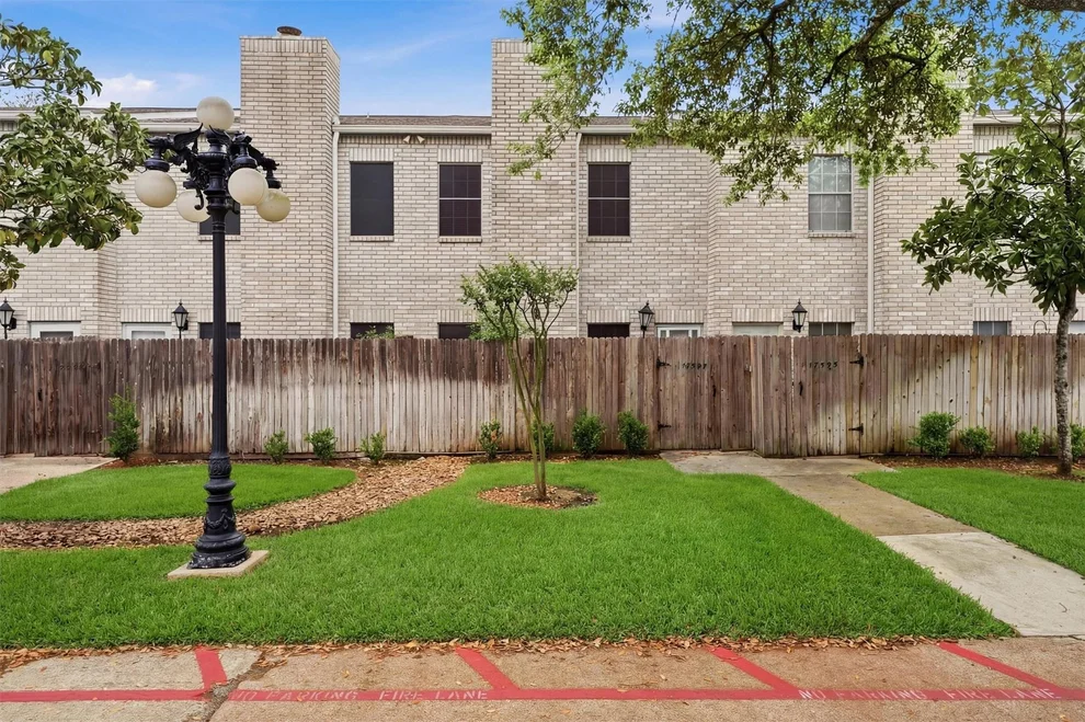Unit for sale at 17597 Red Oak Drive, Houston, TX 77090