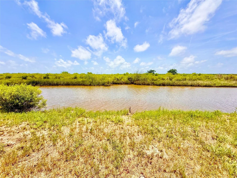 Unit for sale at 1399 Van Sant, Gilchrist, TX 77617