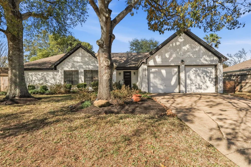 Unit for sale at 3012 Sugar Wood Drive, League City, TX 77573