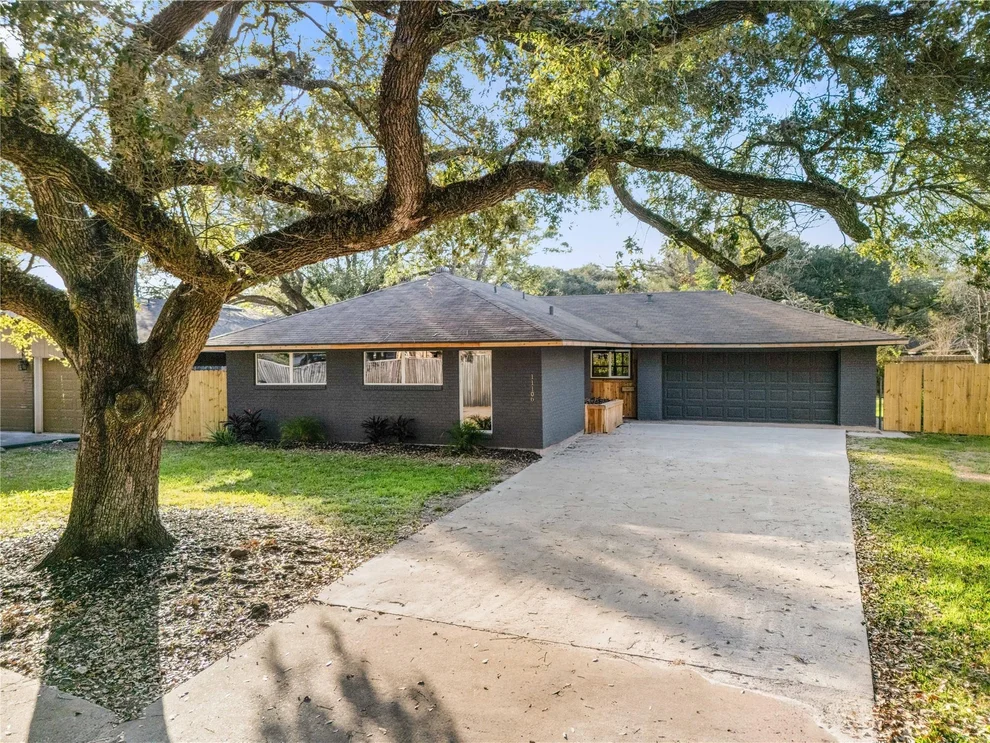 Unit for sale at 11106 Huggins Drive, Houston, TX 77035