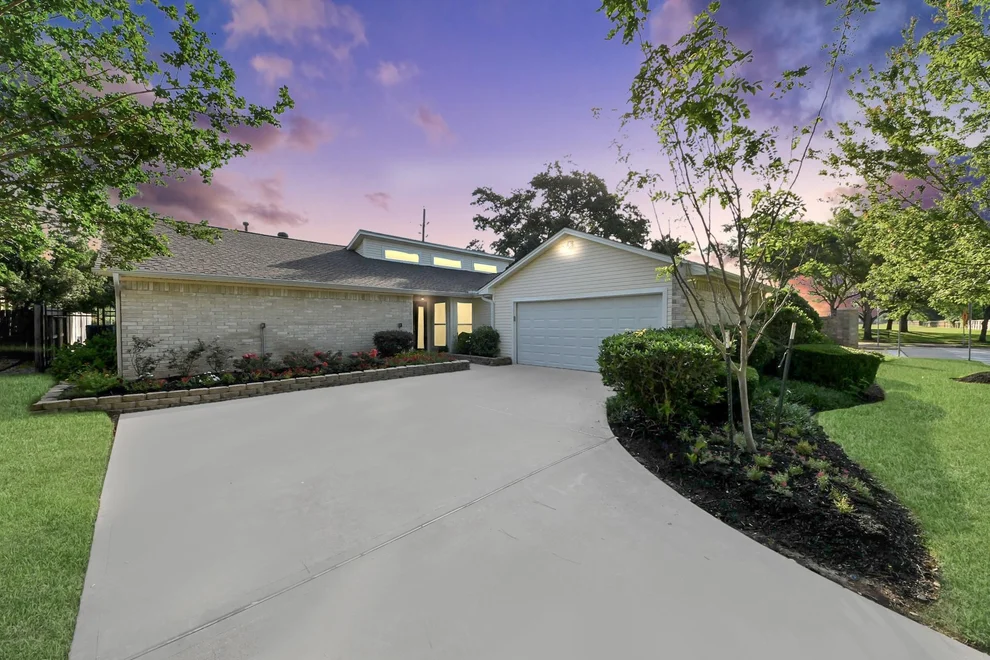 Unit for sale at 2623 Sugar Mill Drive, Sugar Land, TX 77479