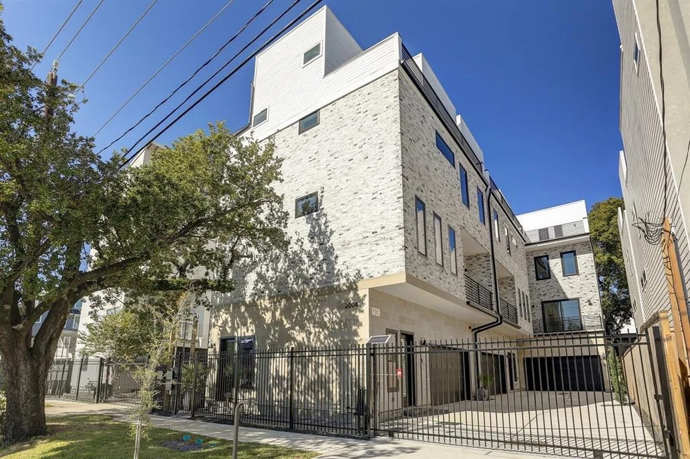 Unit for sale at 2004 Summer Street, Houston, TX 77007