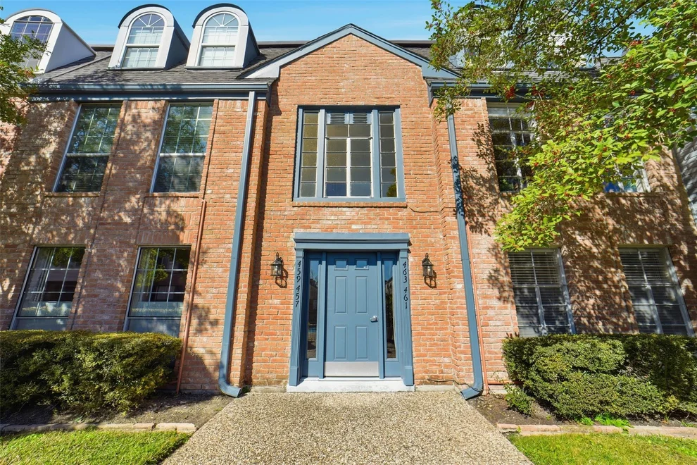Unit for sale at 461 N Post Oak Lane, Houston, TX 77024