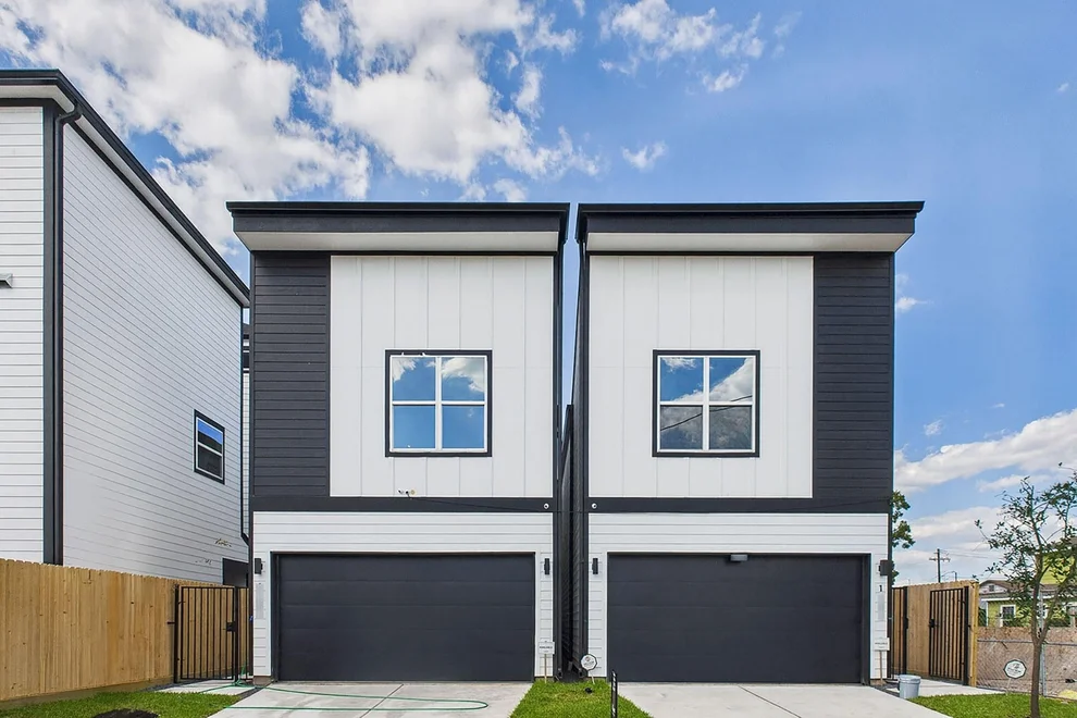 Unit for sale at 1105 Amundsen, Houston, TX 77009