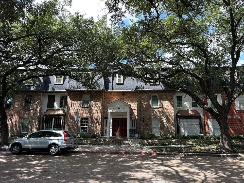 Unit for sale at 359 N Post Oak Lane, Houston, TX 77024