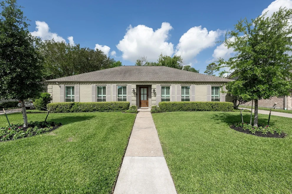 Unit for sale at 2914 Ann Arbor Drive, Houston, TX 77063