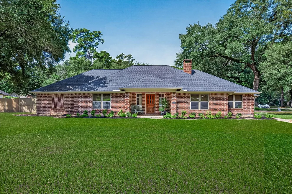 Unit for sale at 18903 Grosbeak Lane, Tomball, TX 77377
