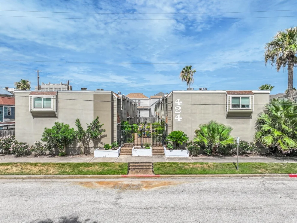 Unit for sale at 424 15th Street, Galveston, TX 77550