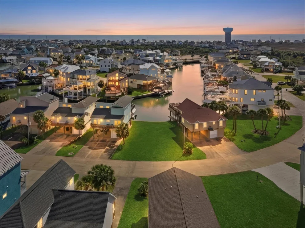 Unit for sale at 00 Bay Vista, Galveston, TX 77554