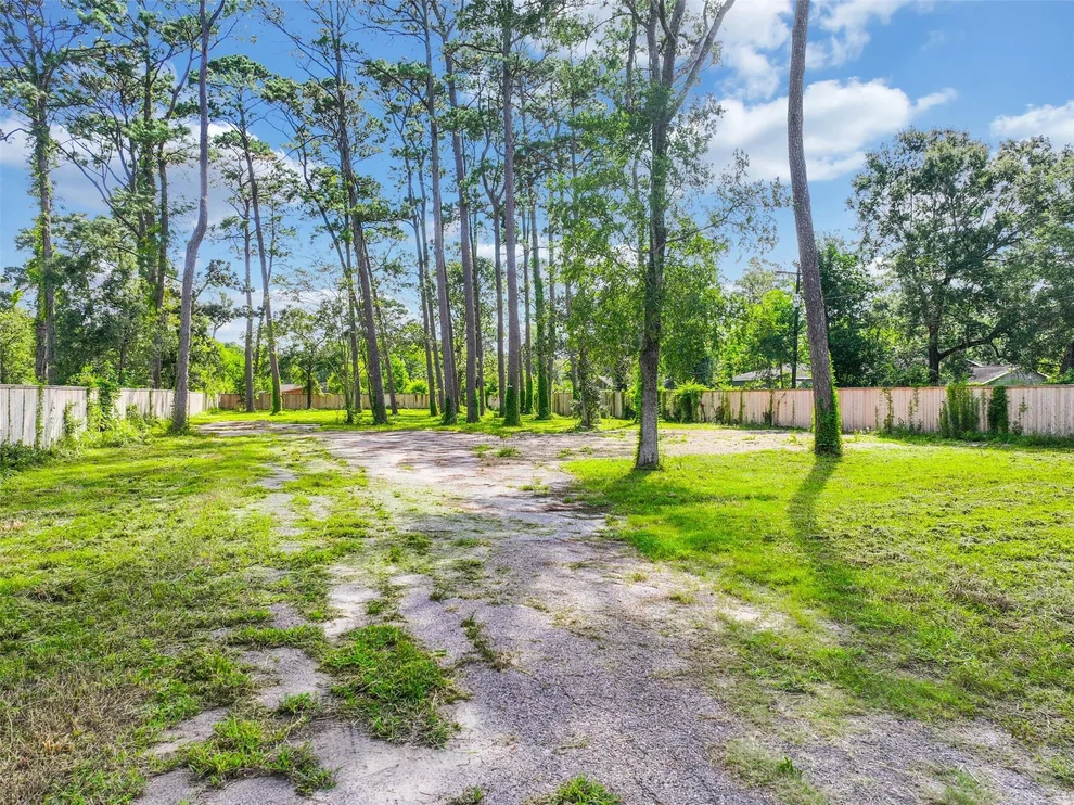 Unit for sale at 3219 Oak Drive, Dickinson, TX 77539