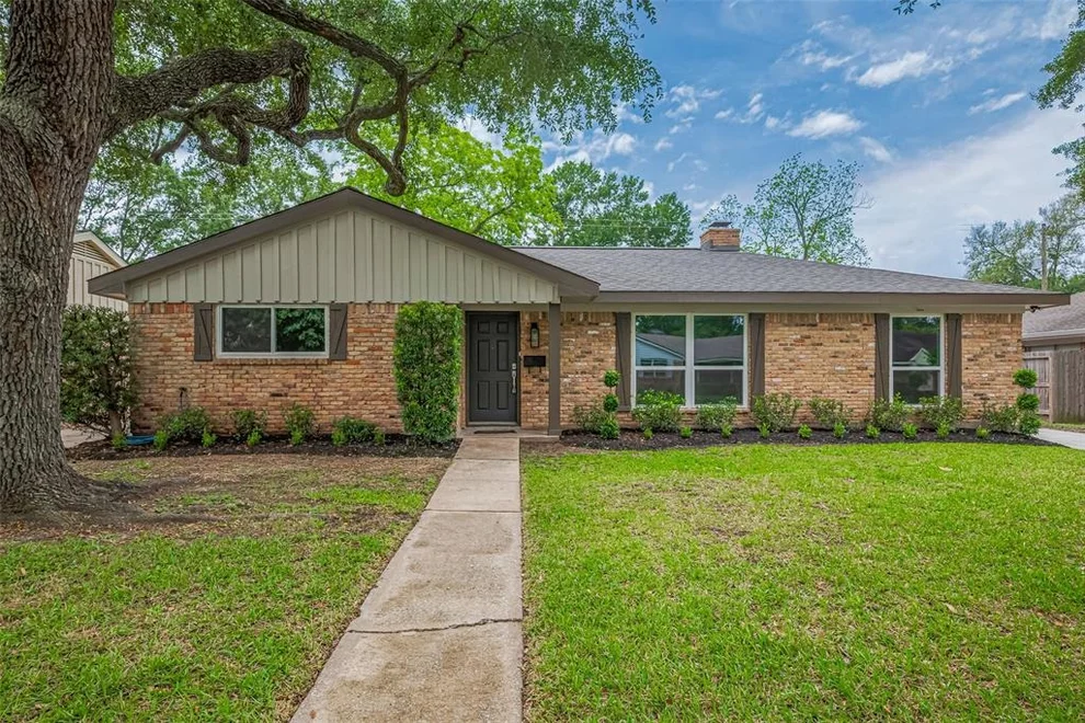Unit for sale at 5919 Warm Springs Road, Houston, TX 77035