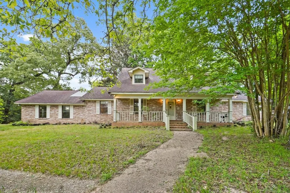 Unit for sale at 212 Ponderosa Street, Livingston, TX 77351