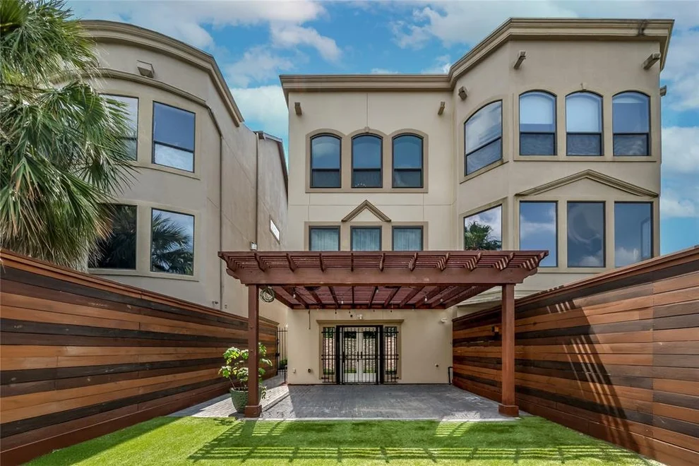 Unit for sale at 2807 Chartres Street Street, Houston, TX 77004